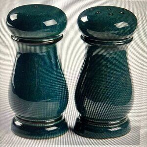 Denby - GREENWICH pattern - salt & pepper pots - excellent condition - RARE